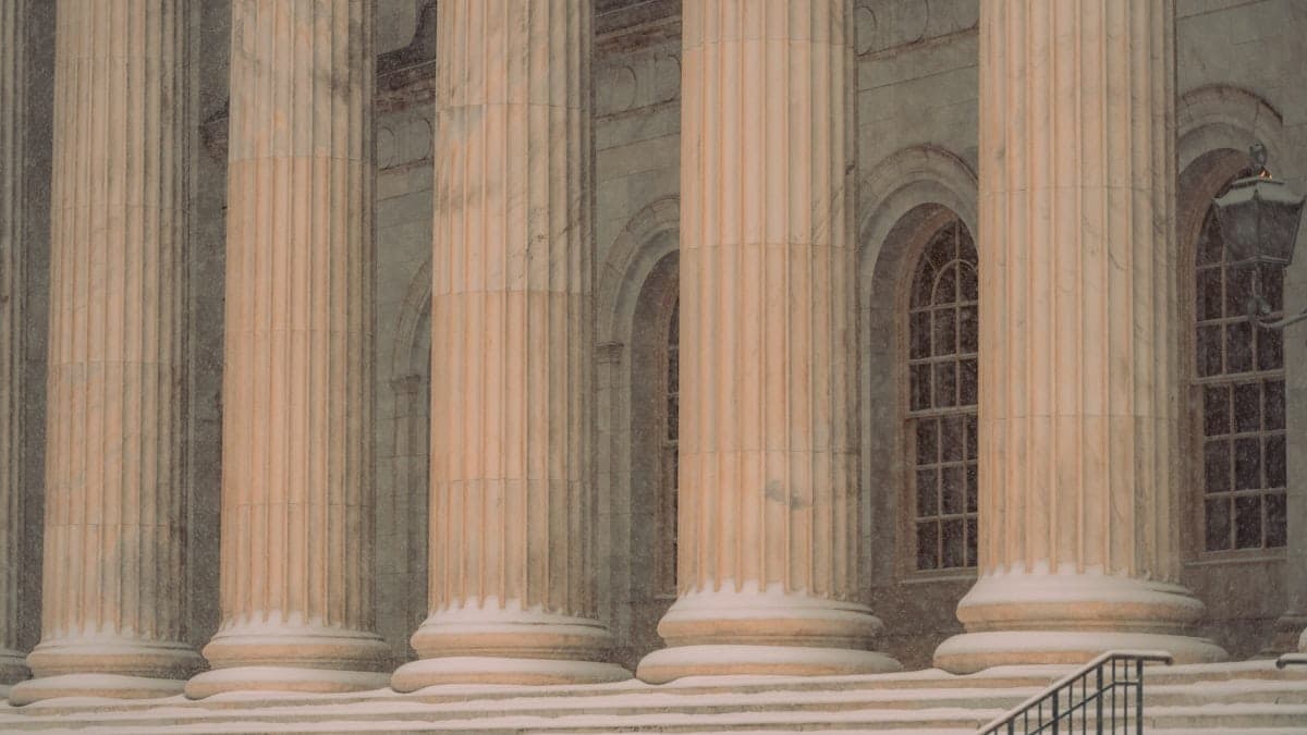 What Is the Difference Between Defamation (Eftera), Spreading Falsehoods, and Slander Under the Law?